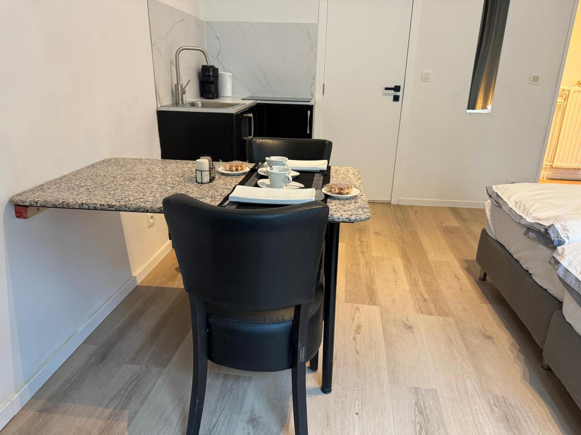 Two Bedroom Loft In The City Center By The Meir Antwerpen Buitenkant foto